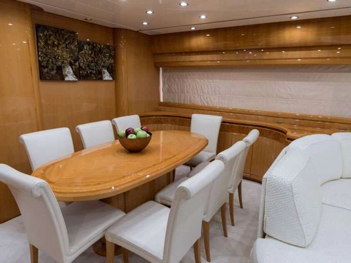 Bareboat Rental Luxury Yacht Posillipo with a boat licence