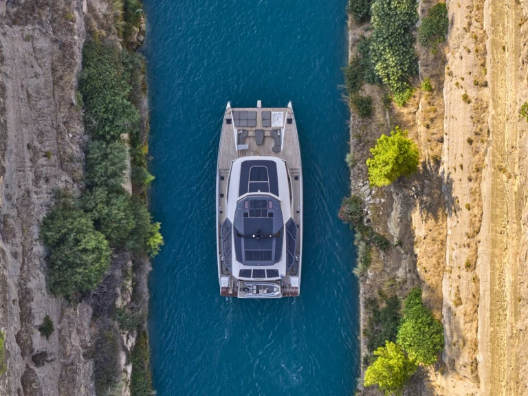 Bareboat Rental Luxury Yacht Fountaine Pajot with a boat licence