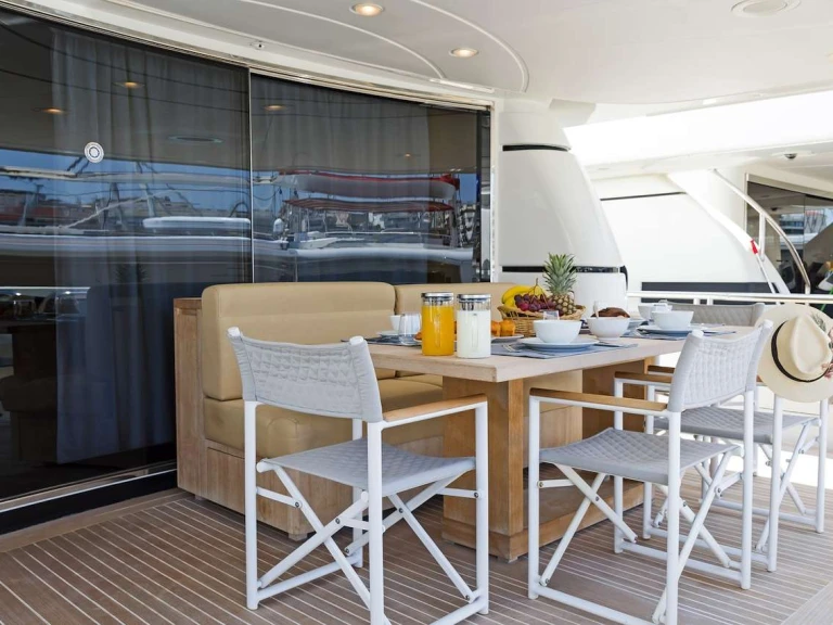 Luxury Yacht rental with or without captain San Lorenzo Piraeus