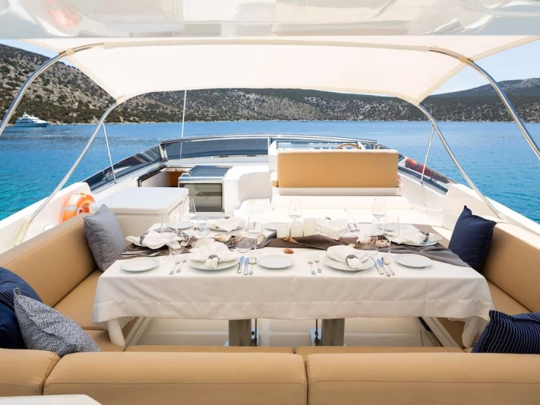 Bareboat Rental Luxury Yacht San Lorenzo with a boat licence