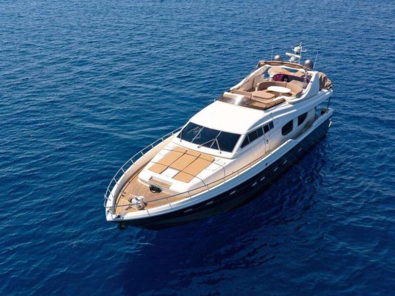 Bareboat Rental Luxury Yacht Posillipo with a boat licence