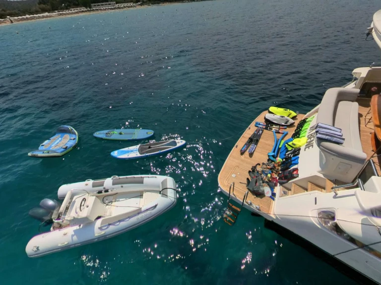 Bareboat Rental Luxury Yacht Posillipo with a boat licence
