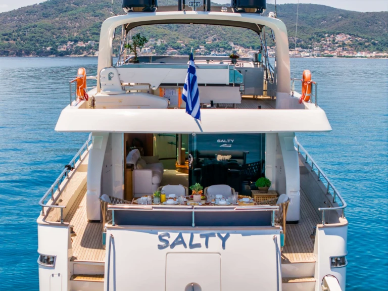 Luxury Yacht rental in Athens - Alalunga SALTY