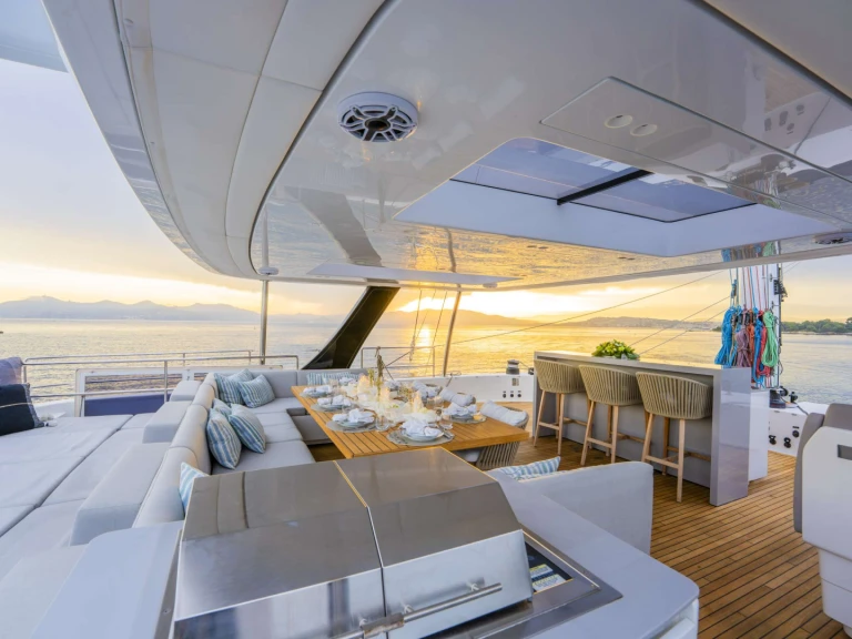 Boat rental Sunreef Halcyon in Naples on Samboat