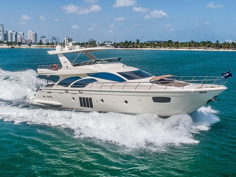 Luxury Yacht for rent Miami at the best price
