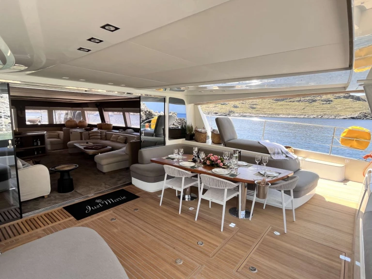 Luxury Yacht rental with or without captain Lagoon Athens