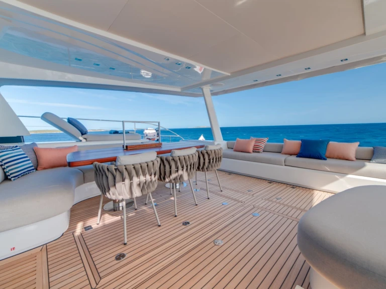 Luxury Yacht for rent Olbia at the best price