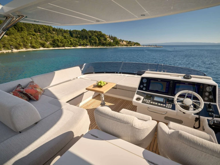 Luxury Yacht rental in Croatia - Sunseeker Hideaway 
