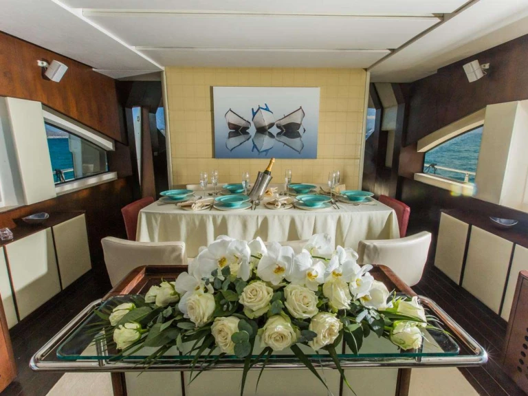 Luxury Yacht for rent Athens at the best price