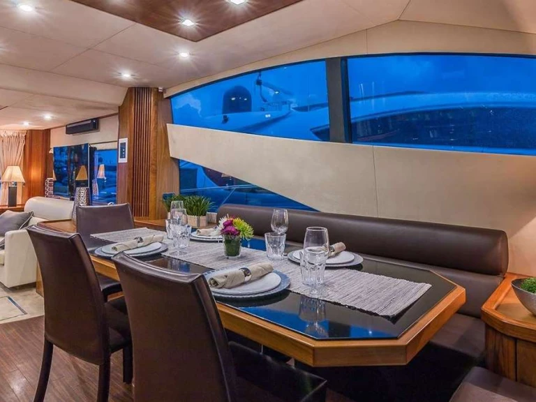 Rent a Sunseeker TWINS Bahamas