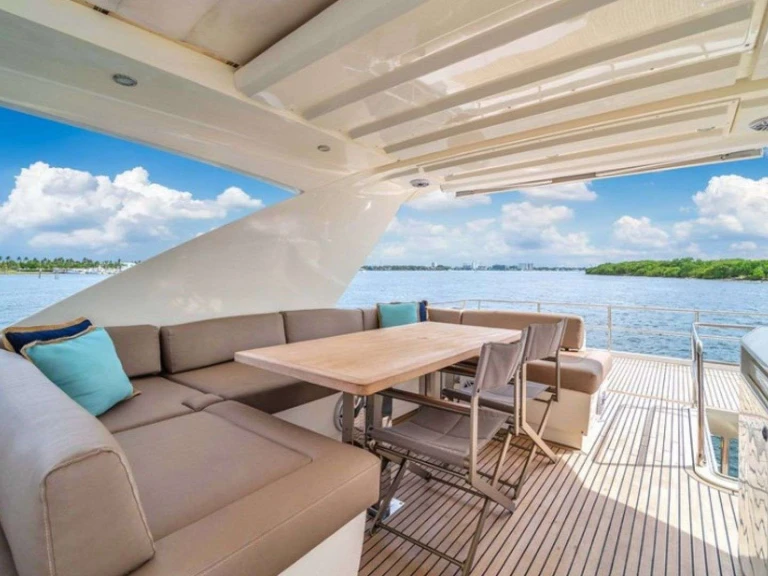 Yacht charter Nassau cheap Oceana