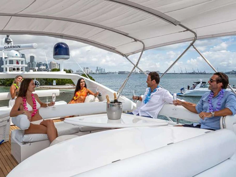 Boat rental Sunseeker GIULI in Miami on Samboat