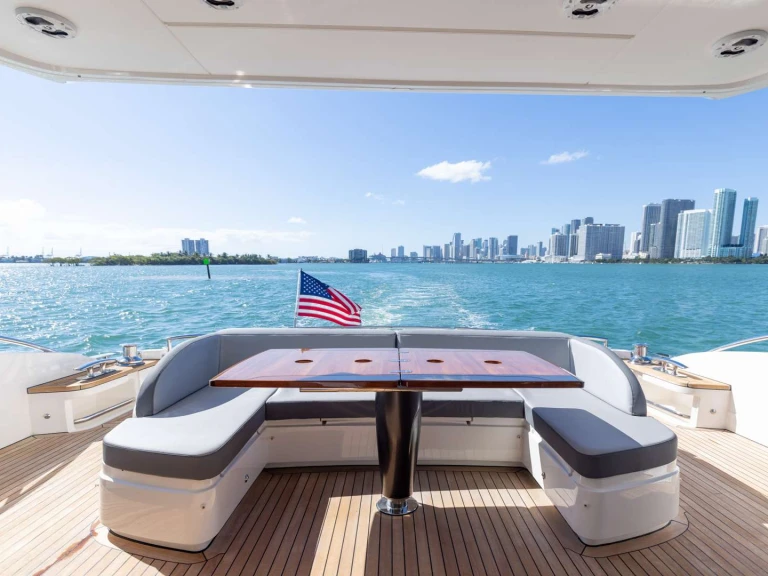 Luxury Yacht for rent Miami at the best price