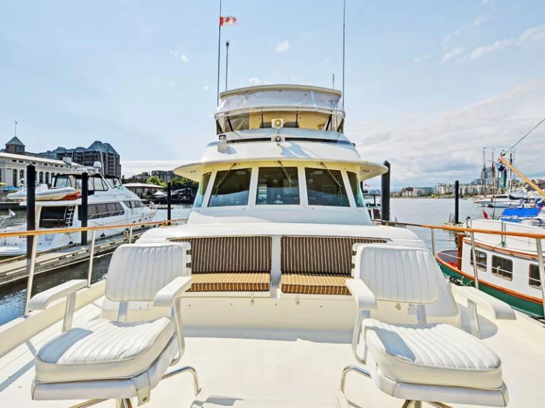 Rent a Hatteras NORTHERN LIGHT Seattle