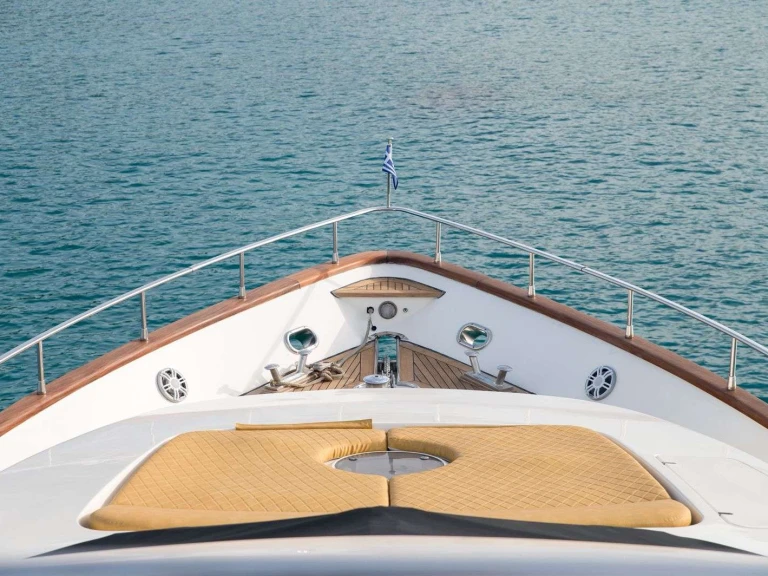 Luxury Yacht for rent Greece at the best price