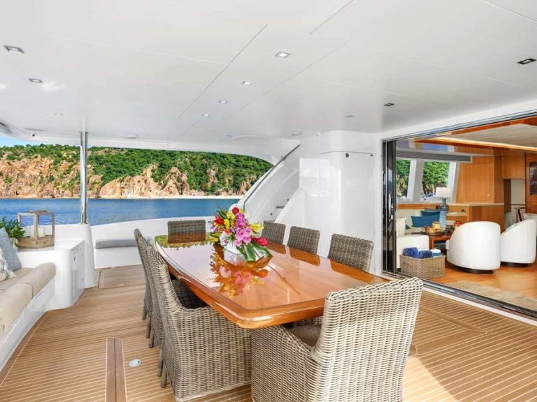 Yacht charter Bahamas cheap SEAGLASS 74