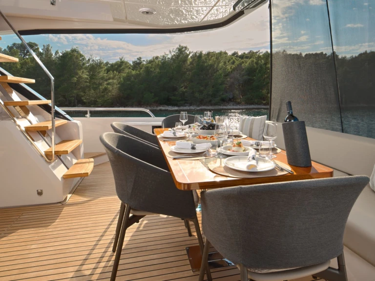 Yacht charter Šibenik cheap WE2