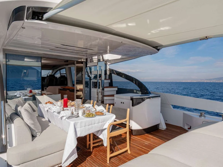 Luxury Yacht rental with or without captain Azimut Castellammare di Stabia