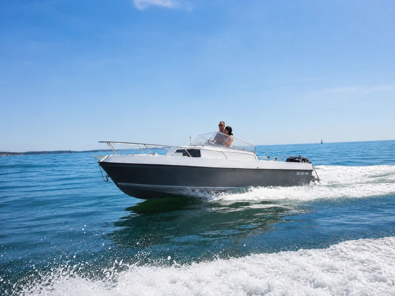 Bareboat Rental Motorboat Sbpem with a boat licence