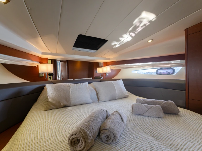 Luxury Yacht rental with or without captain Jeanneau Stobreč