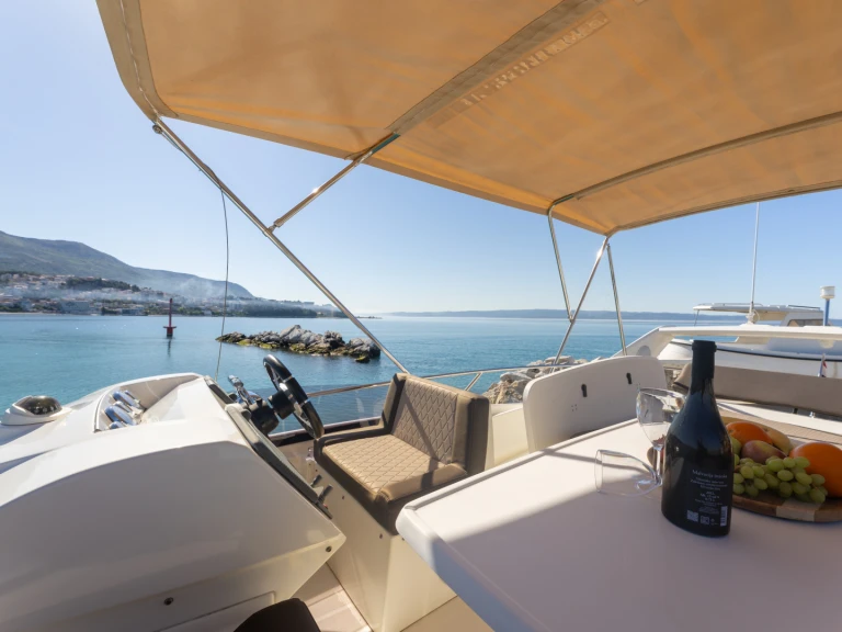 Luxury Yacht rental with or without captain Jeanneau Stobreč