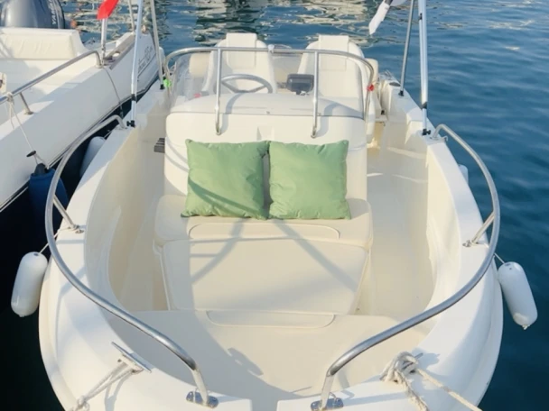 Motorboat rental with or without captain Jeanneau Mandelieu-la-Napoule