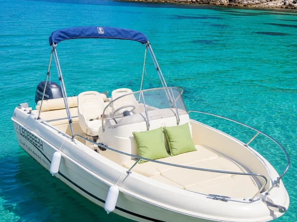Rent a Jeanneau Cap Camarat 515 Style Mandelieu-la-Napoule