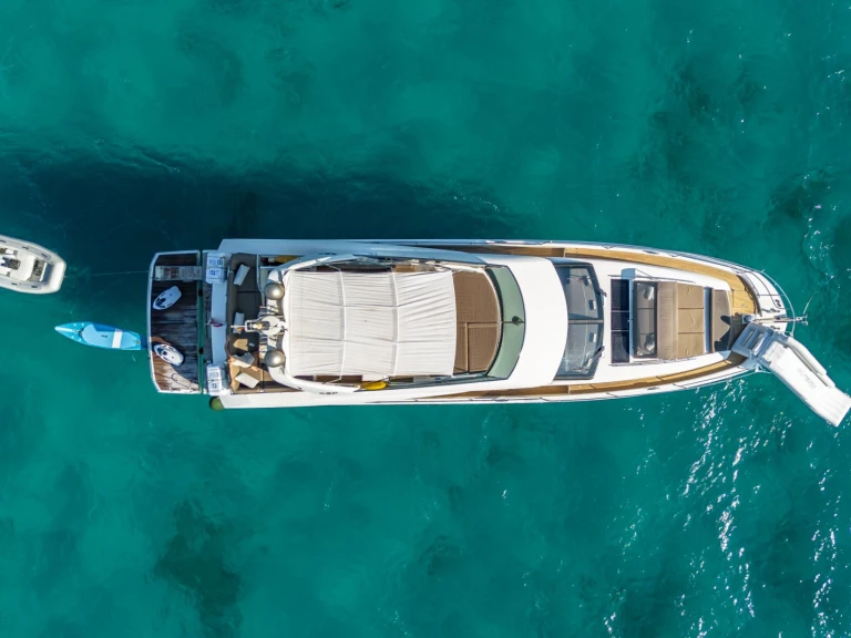 Yacht charter Naples cheap BLUE M
