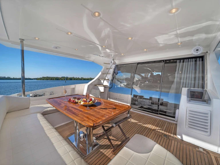Bareboat Rental Luxury Yacht Azimut with a boat licence