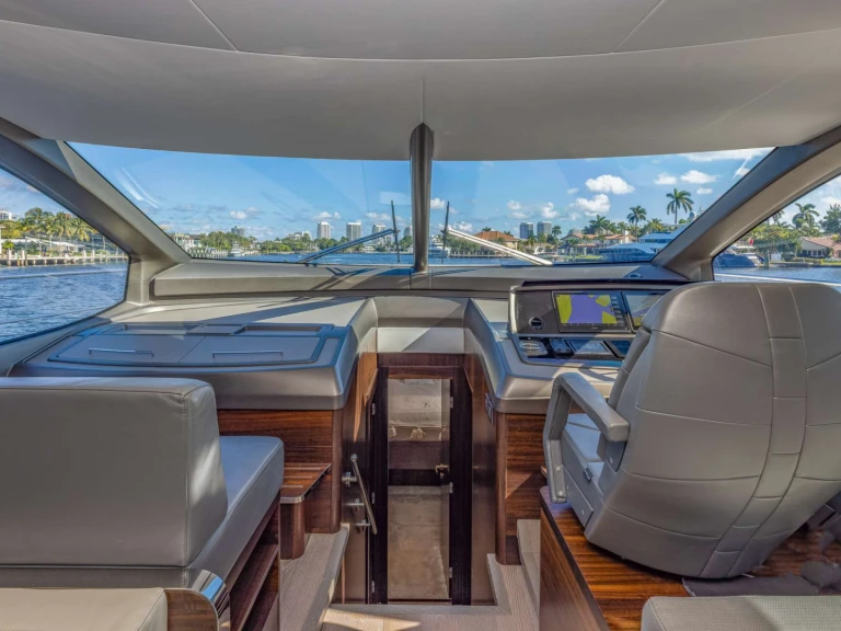 Rent a Sunseeker HIGH ROLLER Sag Harbor