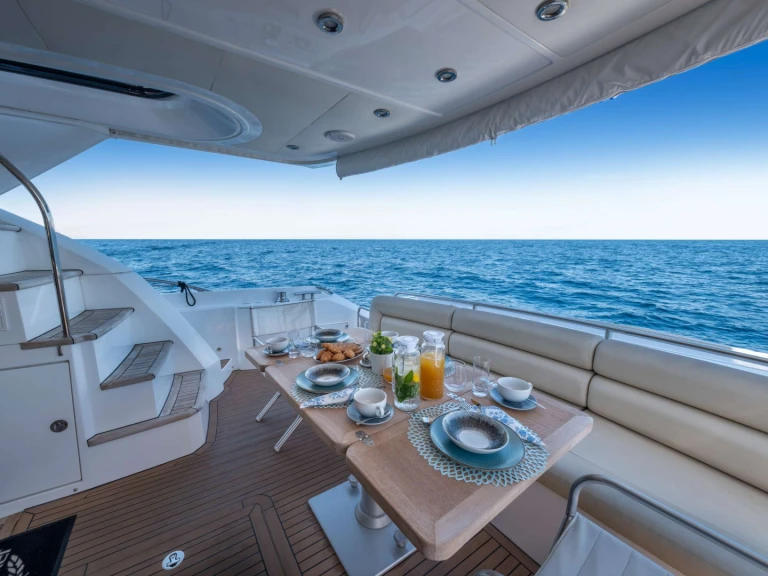 Luxury Yacht for rent Athens at the best price