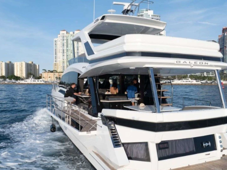 Bareboat Rental Luxury Yacht Galeon with a boat licence