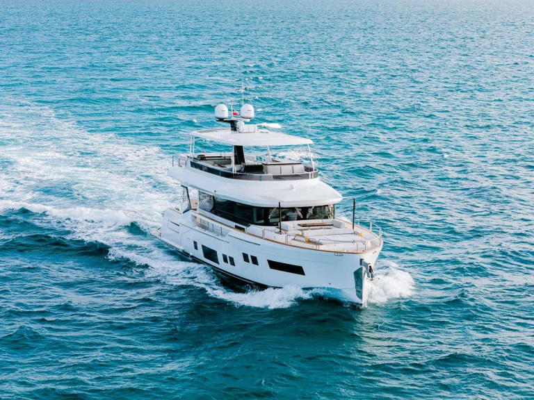 Luxury Yacht rental with or without captain Sirena Norman's Pond Cay