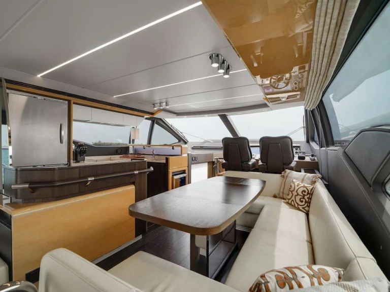 Luxury Yacht for rent Miami at the best price