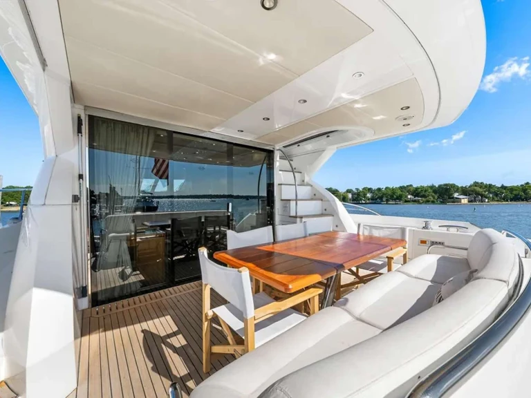 Bareboat Rental Luxury Yacht Sunseeker with a boat licence