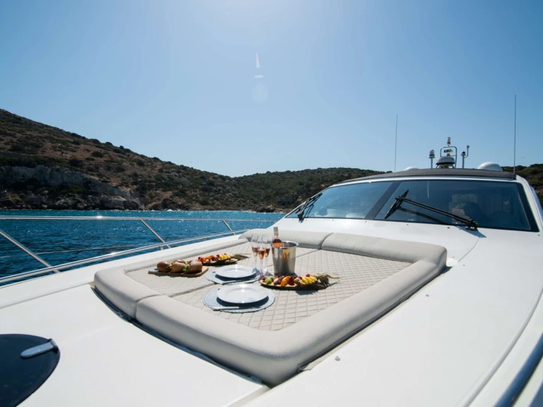 Bareboat Rental Luxury Yacht Princess, UK with a boat licence