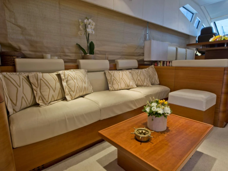 Luxury Yacht for rent Eleusis at the best price
