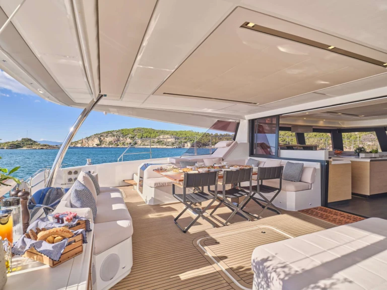 Bareboat Rental Luxury Yacht Fountaine Pajot with a boat licence