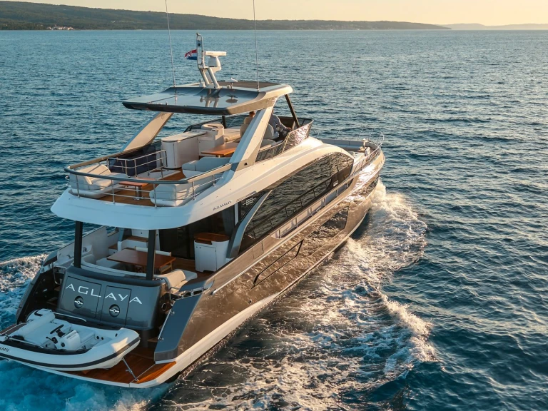 Rent a Azimut AGLAYA Zadar