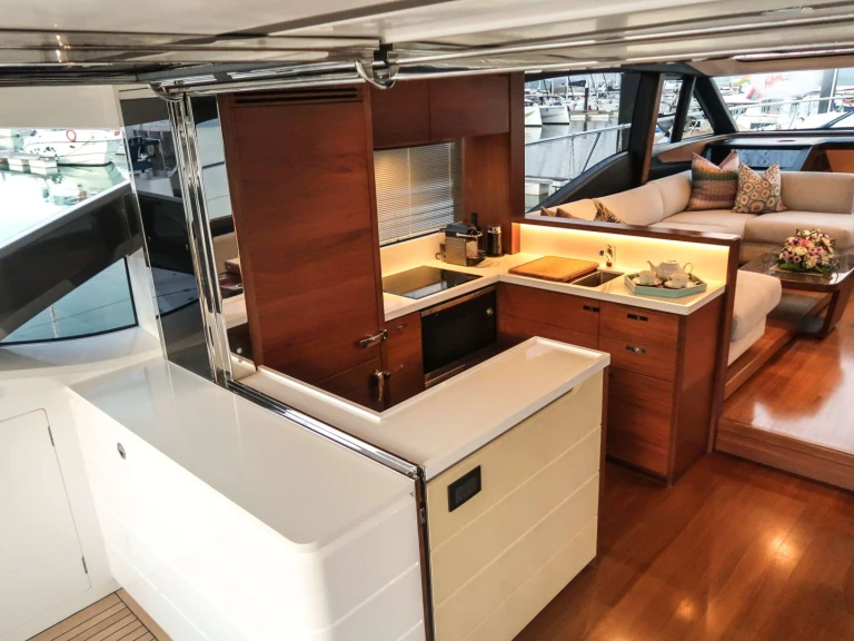 Bareboat Rental Luxury Yacht Princess, UK with a boat licence