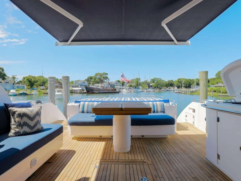 Luxury Yacht for rent Jupiter at the best price