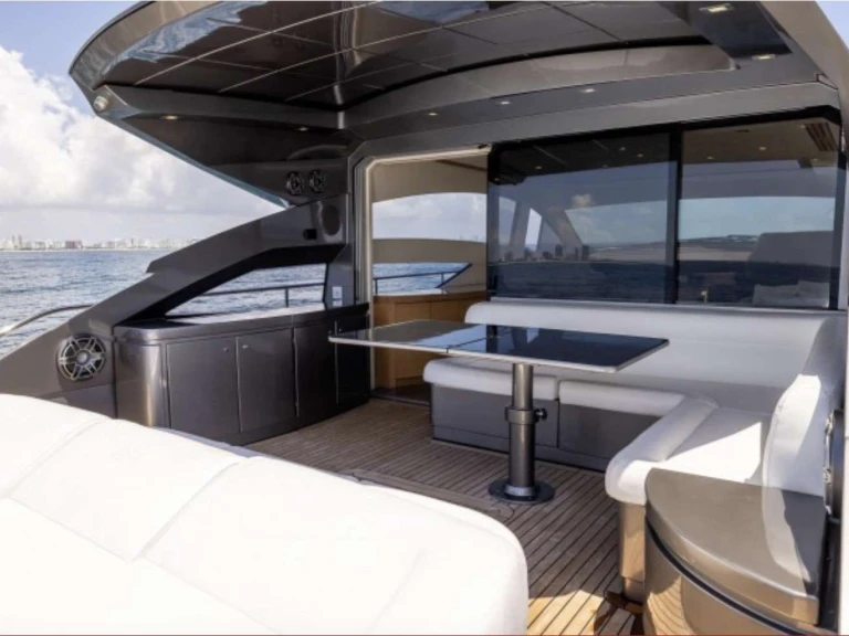 Rent a Pershing Wind Miami