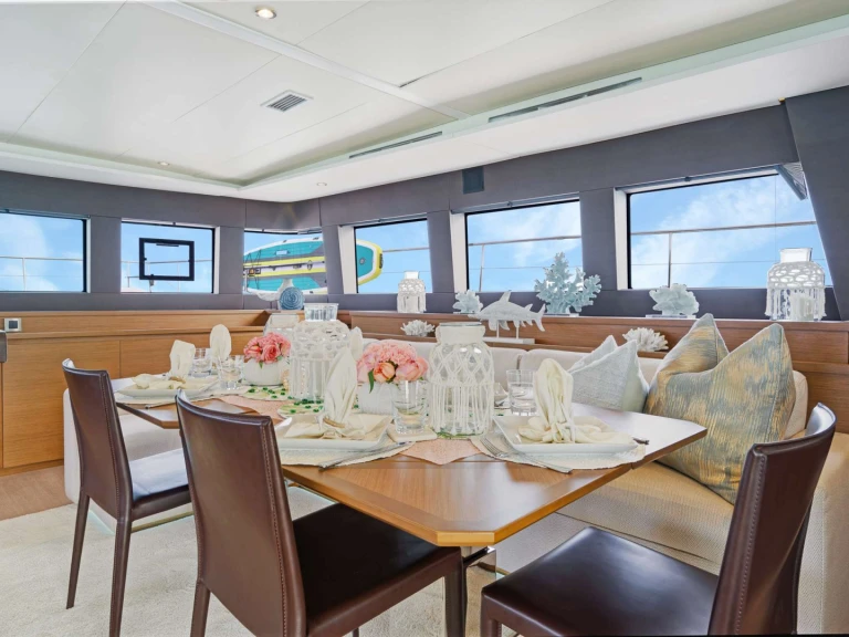 Bareboat Rental Luxury Yacht Lagoon with a boat licence