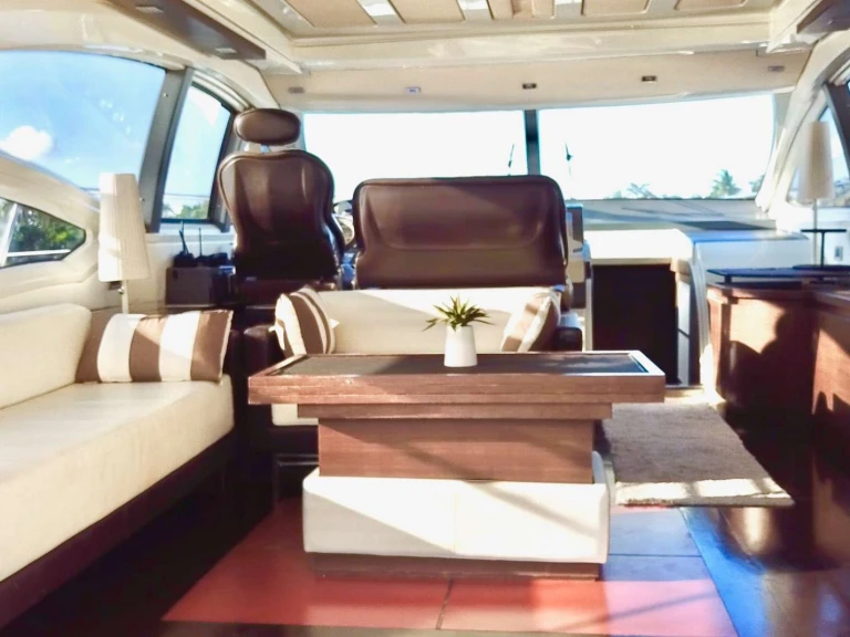 Luxury Yacht rental with or without captain Azimut Bahamas