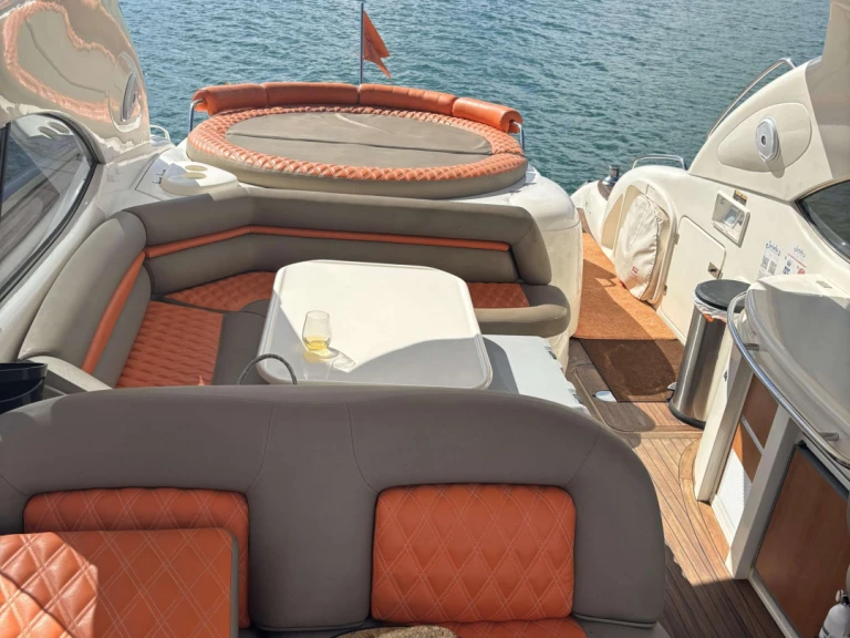 Boat rental Sunseeker Sanbella 2 in Bimini on Samboat