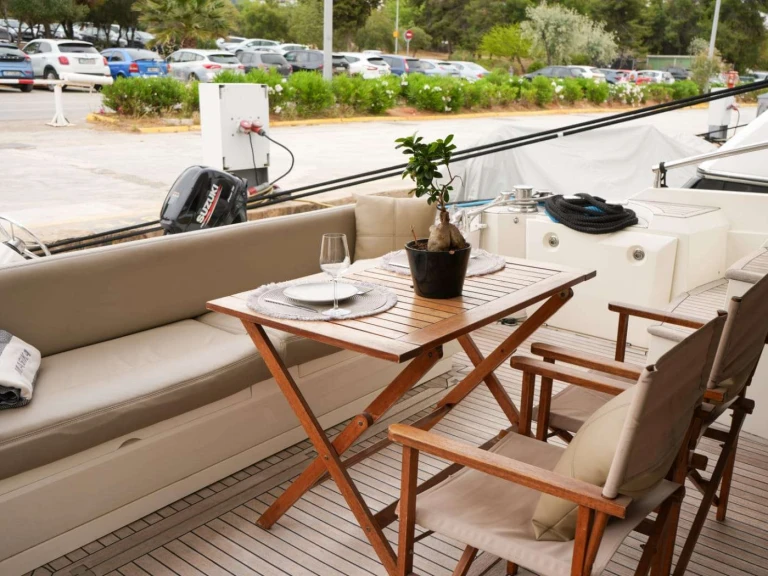 Luxury Yacht for rent Alimos at the best price