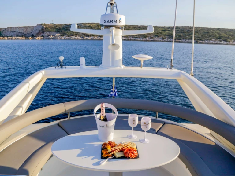 Ferretti SUMMER CAMP in Athens on SamBoat