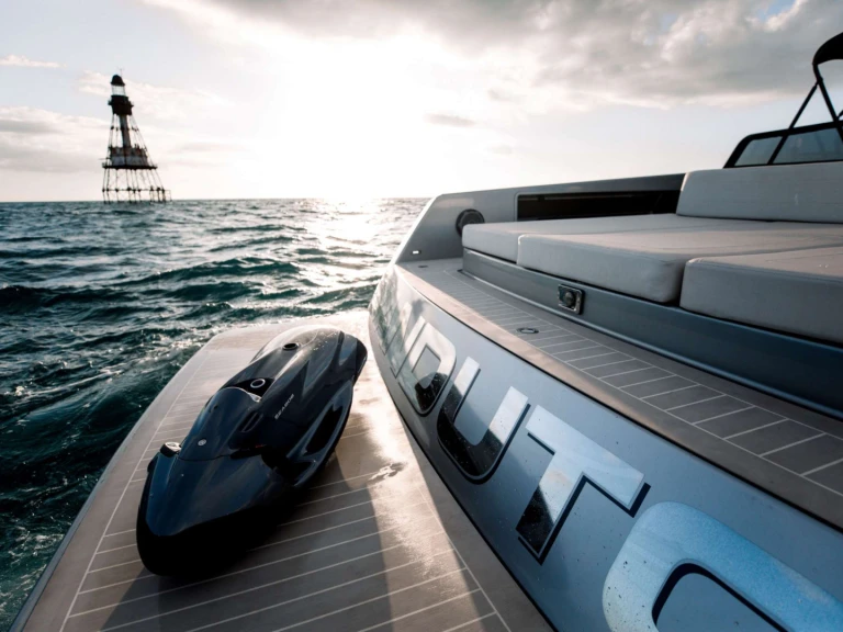 Luxury Yacht rental in Miami - Van-Dutch 55 Van Dutch 
