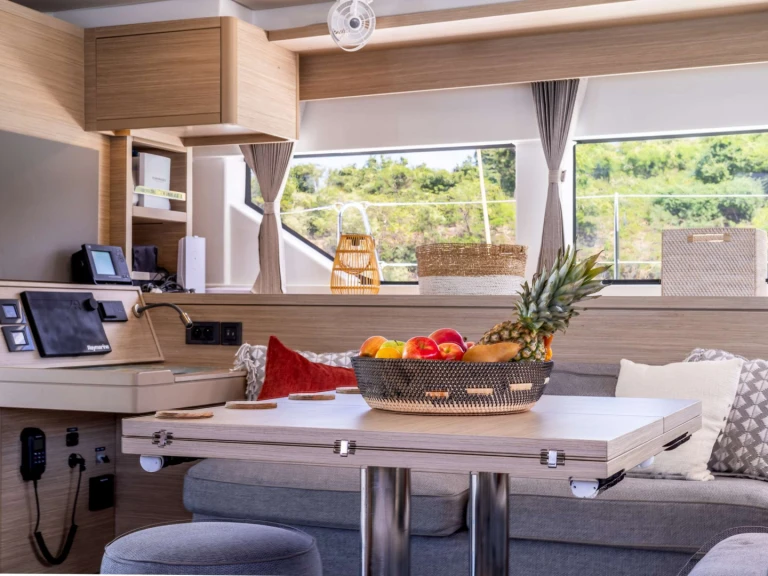 Luxury Yacht rental in Athens - Lagoon VALINOR 