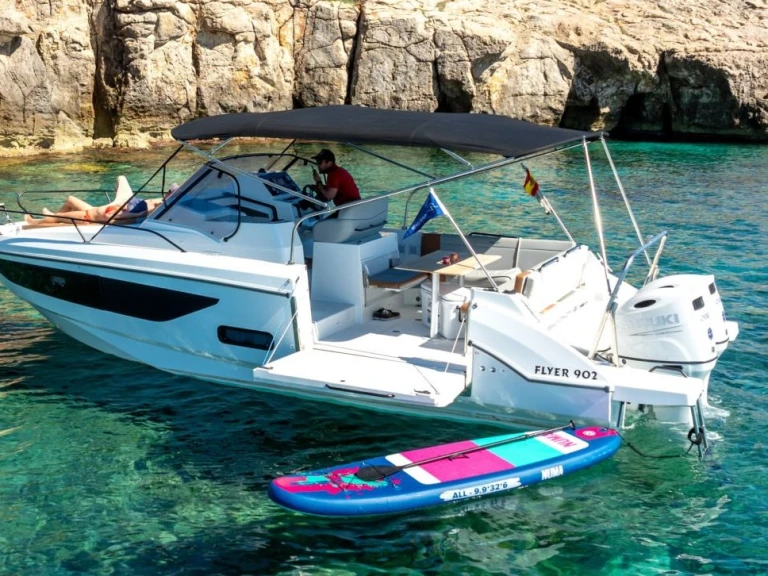 Bénéteau FLYER 9 SUNdeck in Saint-Laurent-du-Var on SamBoat